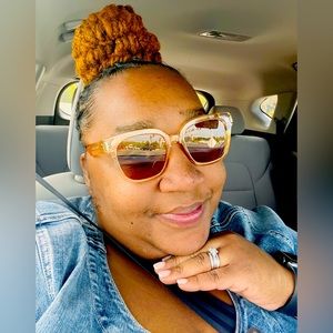 Meet your Posher, Beverly